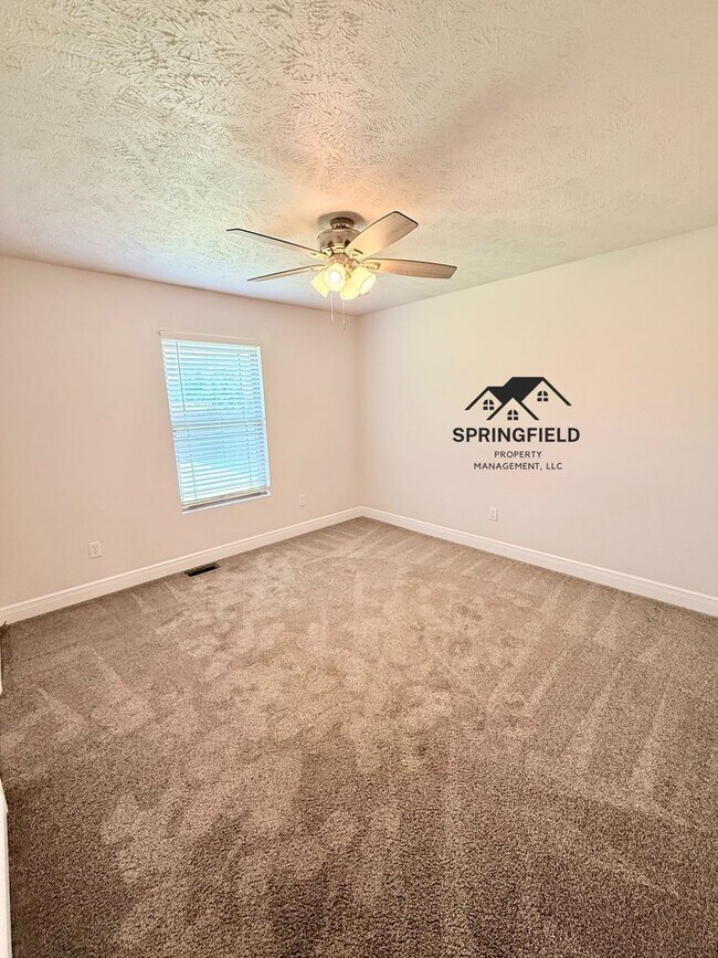 Building Photo - Bent Tree Subdivision - 4 Bedrooms w/ 3 Car Garage