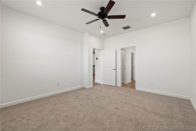 Building Photo - 14143 SW Safi Ter