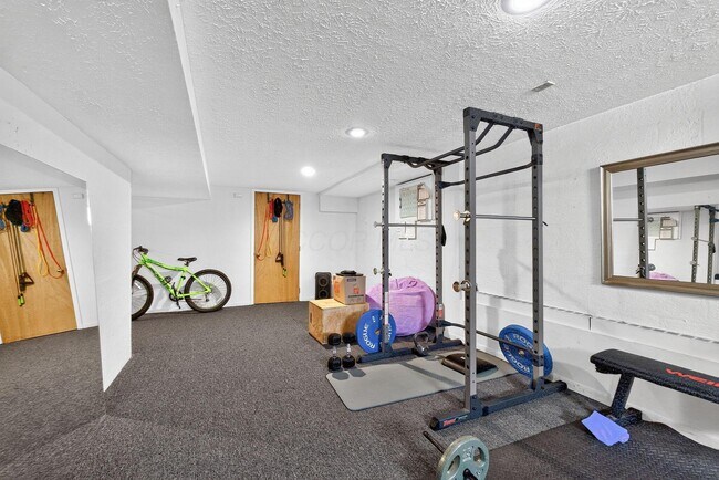 Building Photo - 3900 Schirtzinger Rd
