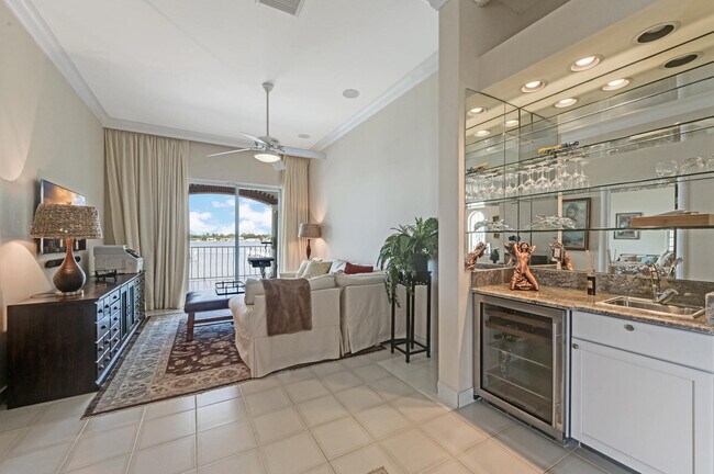 Building Photo - 825 Marbella Ln