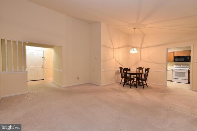 Building Photo - 10702 Kings Riding Way