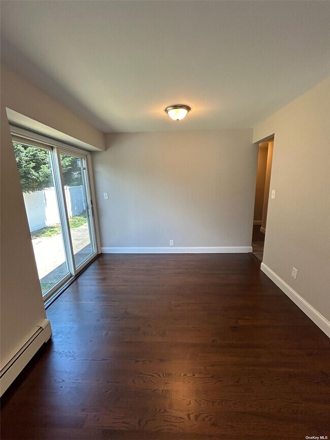 Building Photo - 30 Davison