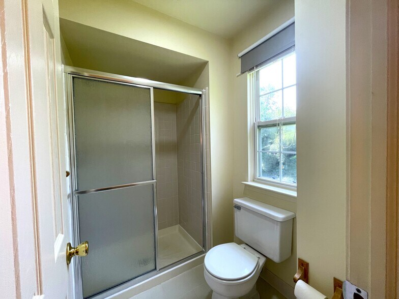 Building Photo - 3048 Turnberry Ln