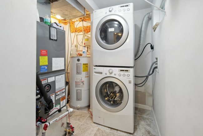 Building Photo - 1340 W St NE