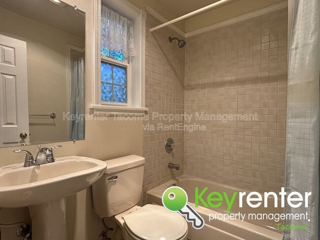 Building Photo - 1051 Paiute Trl