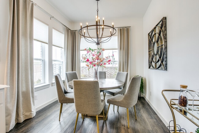 Building Photo - 100 Claire Dr