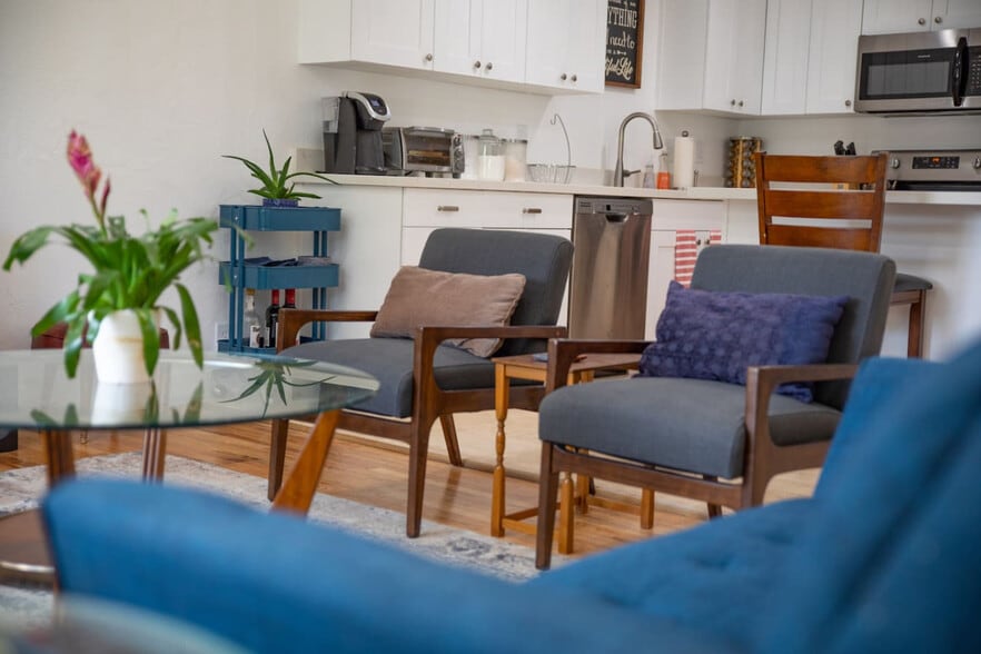 Building Photo - 9949 E Sego Lily Dr