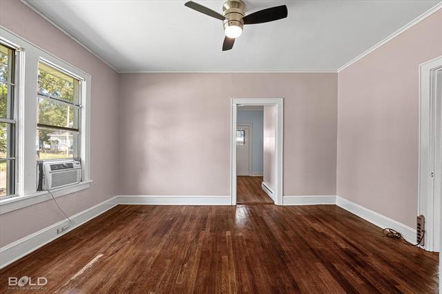 Building Photo - 202 E Elmwood St