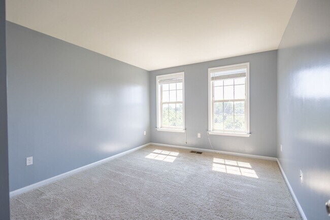Building Photo - Lovely 3 BR/2.5 BA Townhome in Lanham!