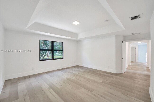 Building Photo - 4100 E Gardenia Ave