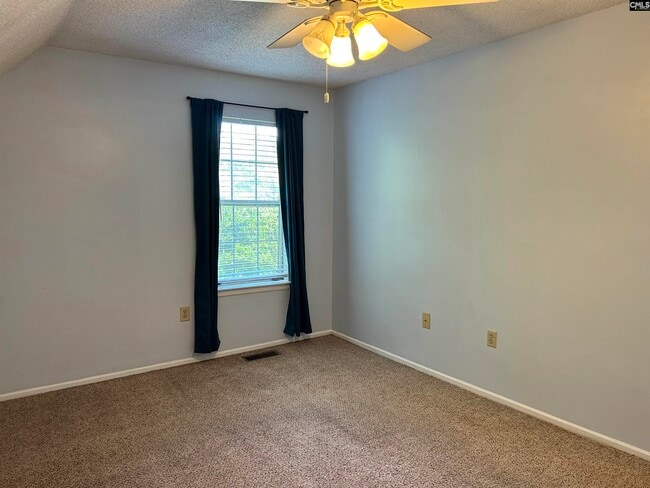 Building Photo - 911 Hulon Ln