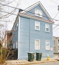 Building Photo - 146 Line St