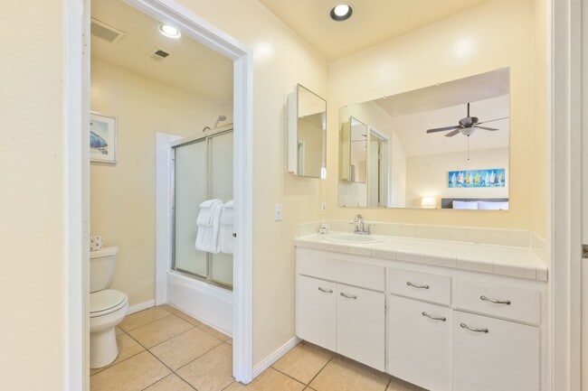 Building Photo - 9-MONTH FURNISHED WINTER RENTAL MID SEPT 2026 THROUGH MID JUNE 2027 **3-car parking**