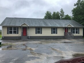 Building Photo - 141 Baileys Park Ln