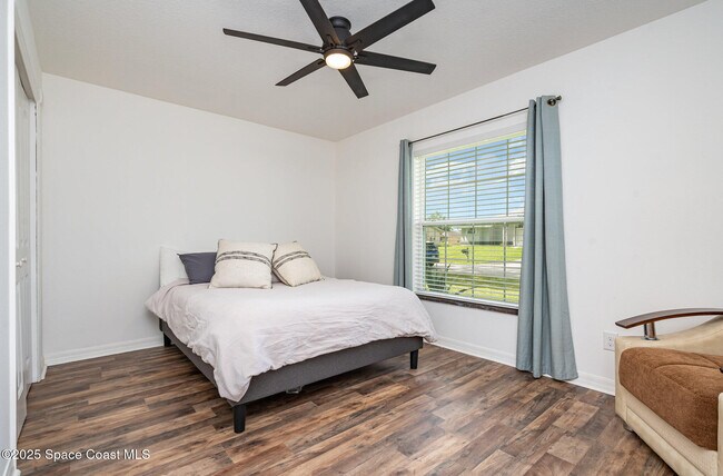 Building Photo - 499 Bayard Ave NE