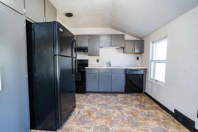 Building Photo - 1309 S Gary Dr