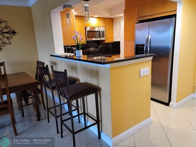 Building Photo - 401 Golden Isles Dr