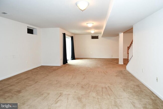 Building Photo - 3082 American Eagle Blvd