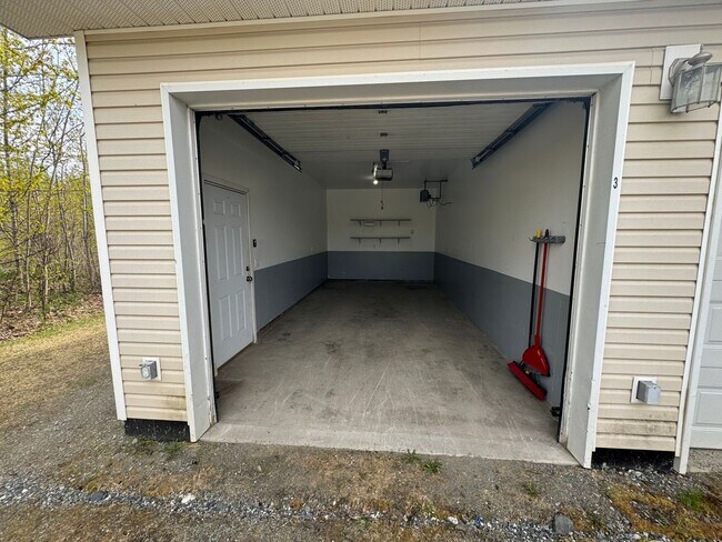 Building Photo - 8064 W Donna Marie Ln
