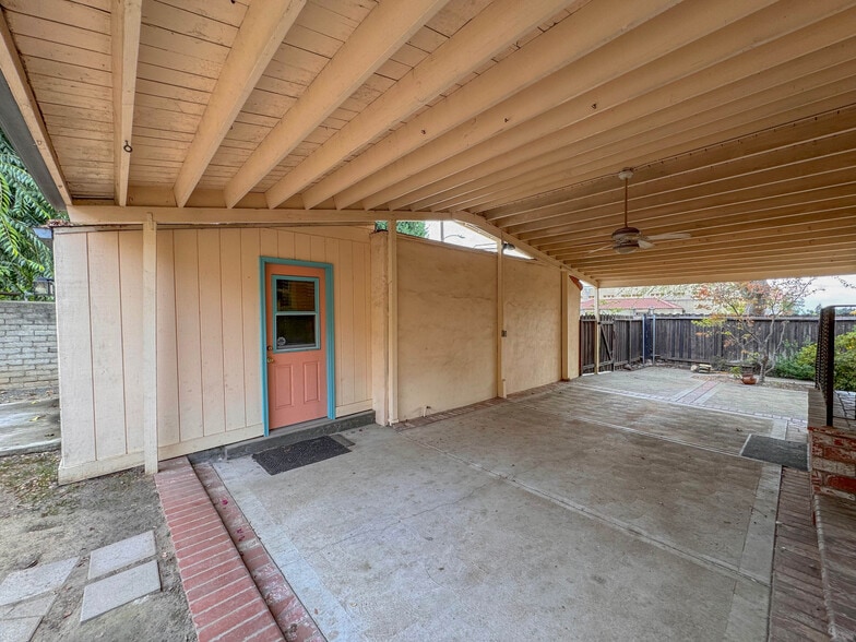 Building Photo - 2350 Marengo Ave