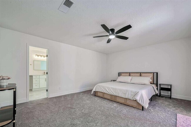 Building Photo - 13902 Wickersham Ln