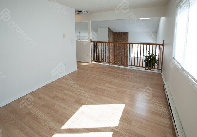 Building Photo - Single Family Home for Rent in Rifle
