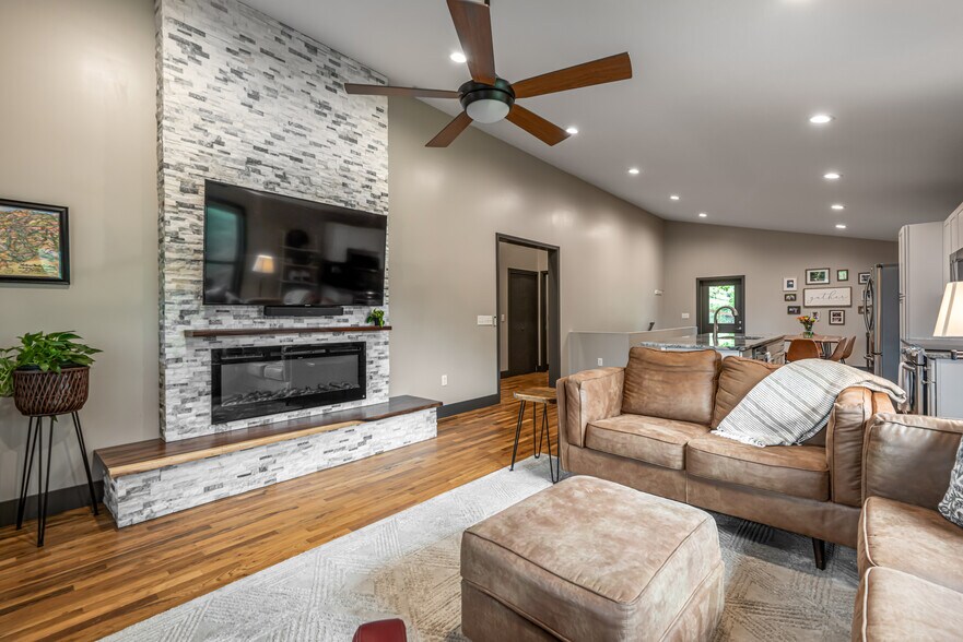 Building Photo - 11 Alta Ave