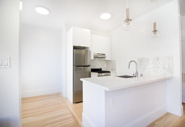 Building Photo - 535 Leavenworth
