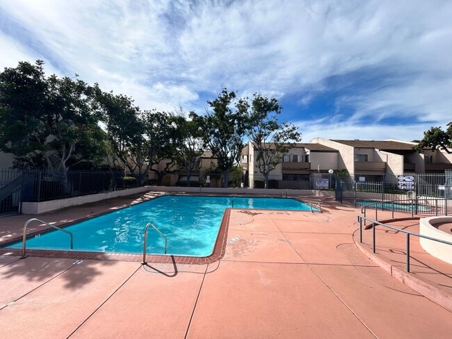 Building Photo - Charming 1BD/1BA W/ Reserved Parking and Community Laundry in Linda Vista!