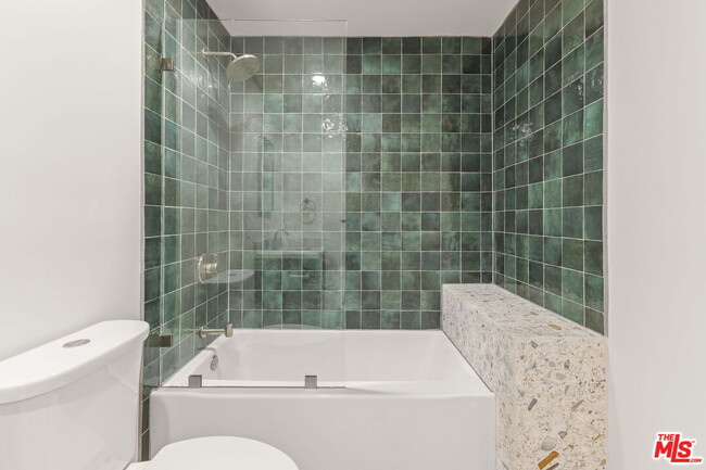 Building Photo - 1752 N Van Ness Ave