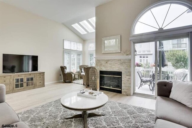 Building Photo - 433 Albacore Ln