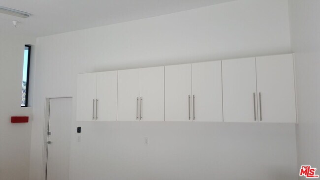 Building Photo - 581 Agate St