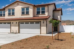 Building Photo - 5834 Norwood Ave