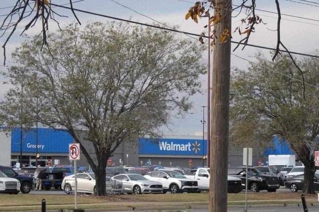 Building Photo - 2211 NW Crosby Ave