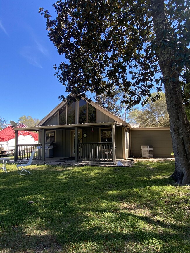 Building Photo - 4069 Christopher Ln