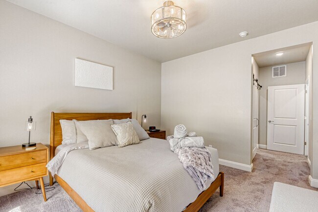 Building Photo - Contemporary Parker Condo | Pool, Trails & City Access