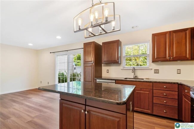 Building Photo - 5502 Tanglewood Ln