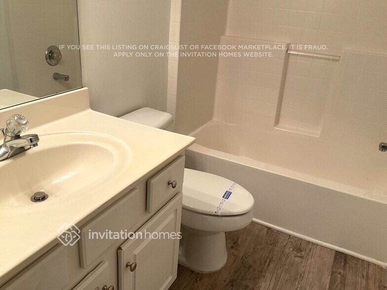 Building Photo - 1212 Liverpool Pointe