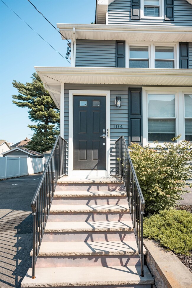 Building Photo - 104 Malone Ave