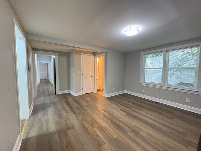 Building Photo - 3 Bedroom, 2 Bathroom House in Reidsville!