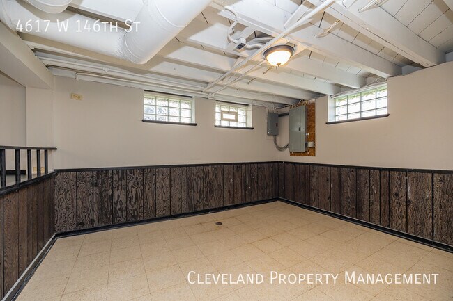 Building Photo - Beautifully Renovated Bungalow