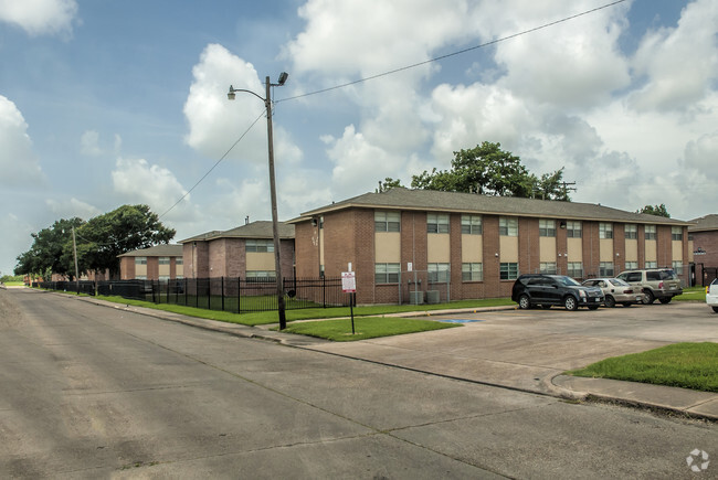 Building Photo - Summit at Prince Hall Apartments