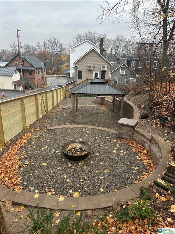 Building Photo - 427 Delaware Ave