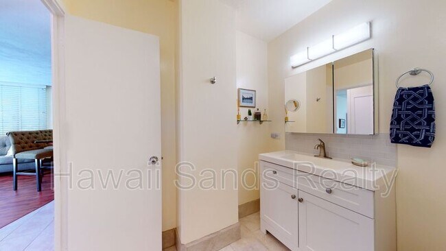 Building Photo - 430 Kaiolu St