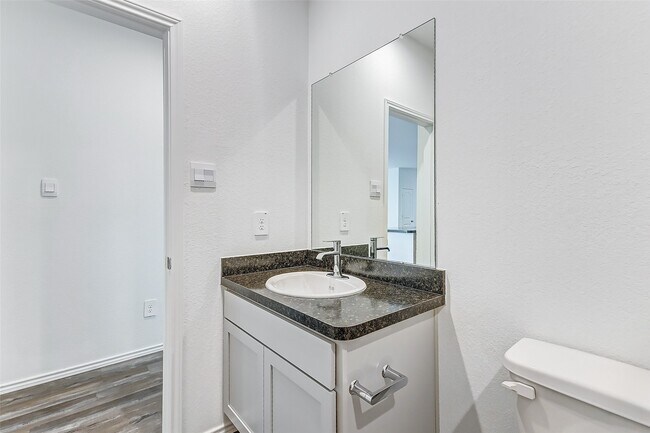 Building Photo - 24303 Alto Gdn Dr