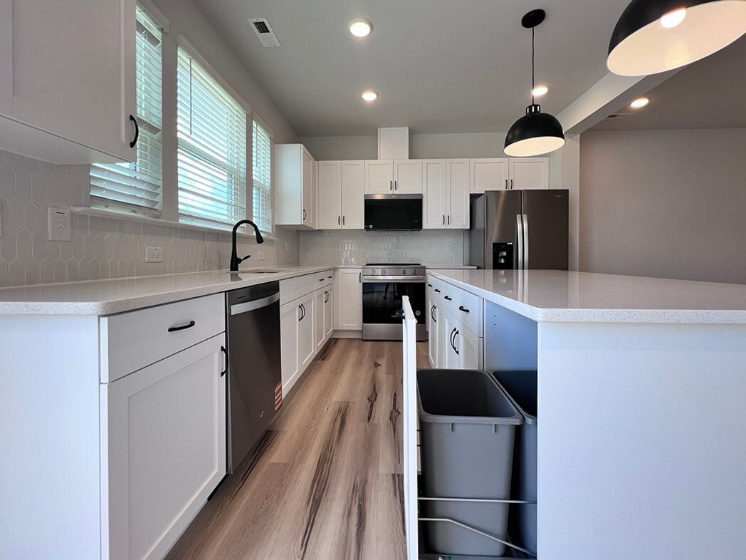 Building Photo - 139 Siebold St