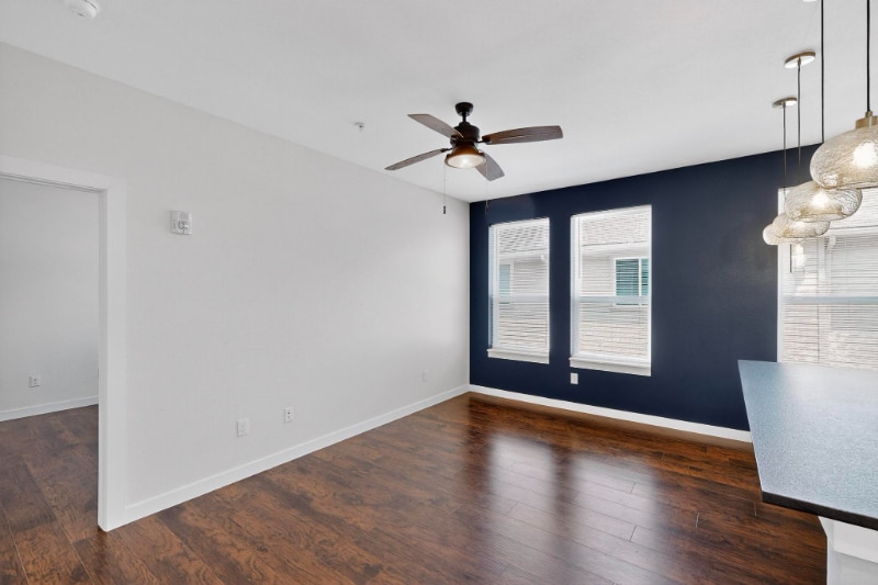 Building Photo - 800 S Welch St