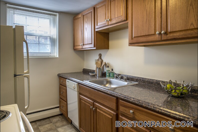 Building Photo - 11 Brattle St