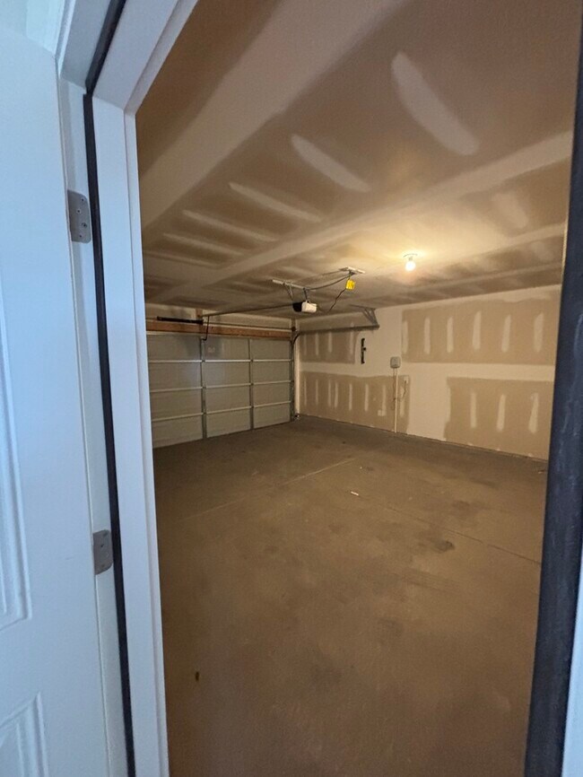 Building Photo - 364 Hardwick Dr