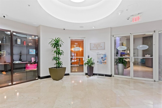 Building Photo - 18001 Collins Ave